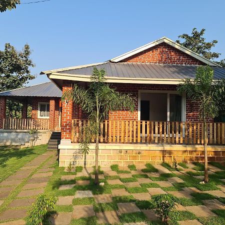 Brick Villa Karjat Luaran gambar